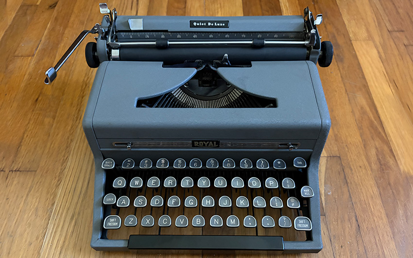 1949 Royal Quiet DeLuxe typewriter